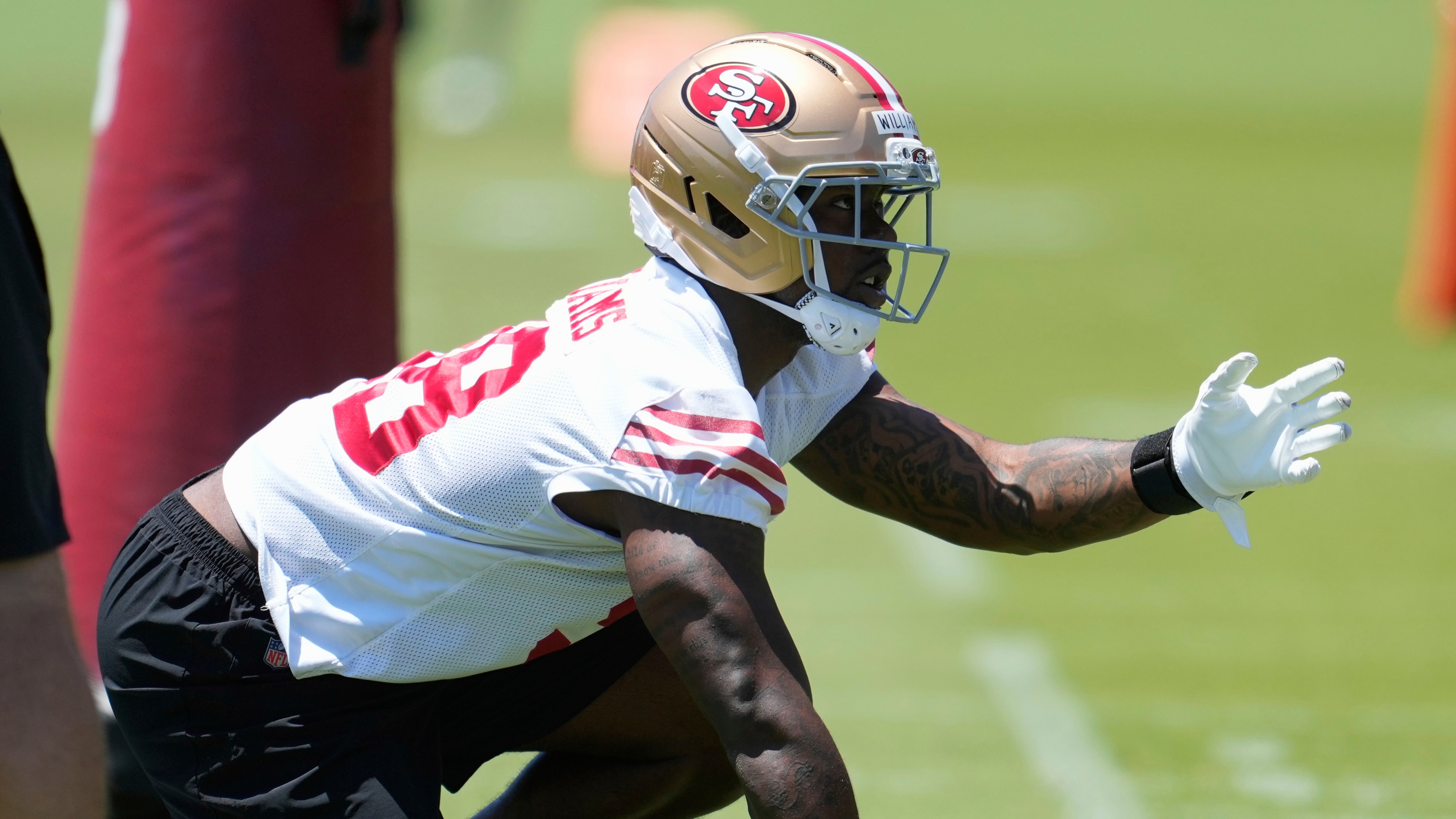 Ryan Clark Wears Colin Kaepernick Jersey During 'Mike &amp; Mike' Appearance