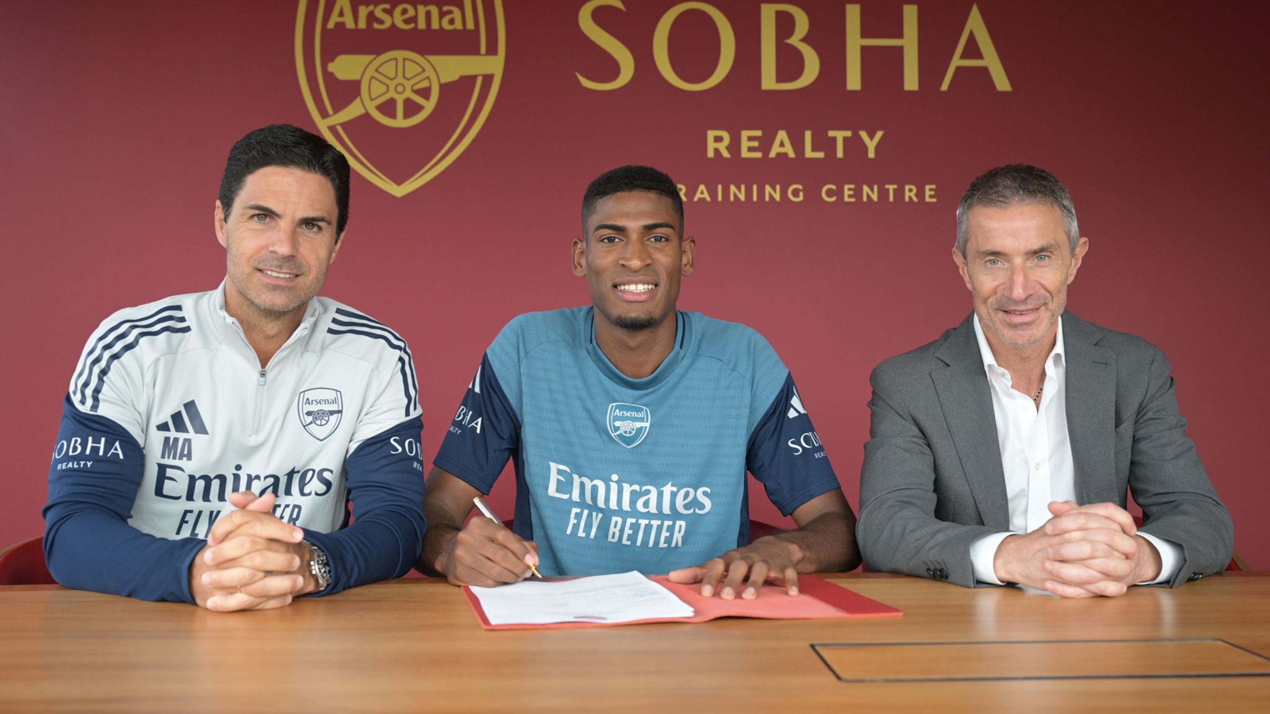 Arsenal Announces Mosquera ✍️