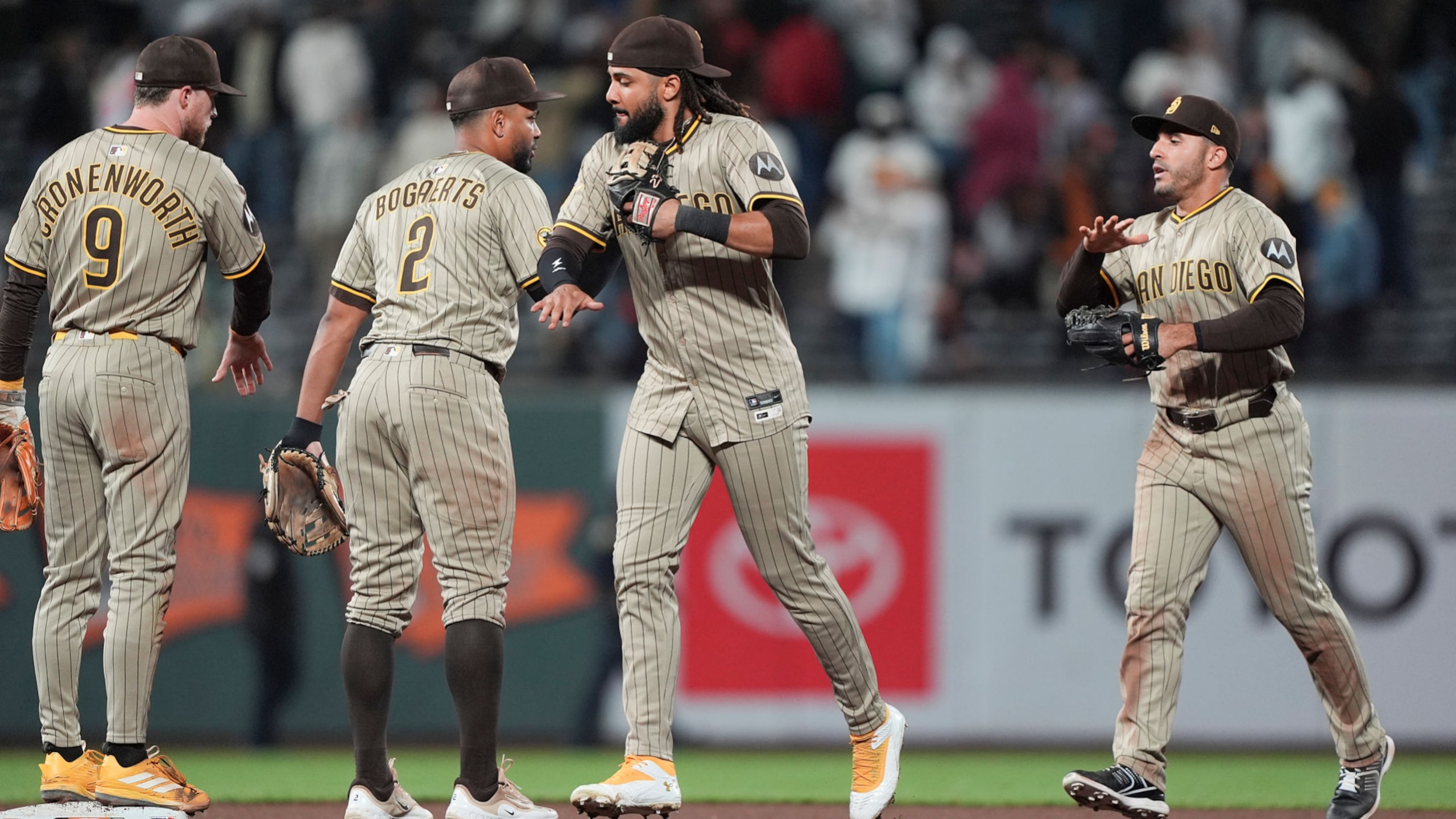 Recapping Padres' 5-1 Win over Giants