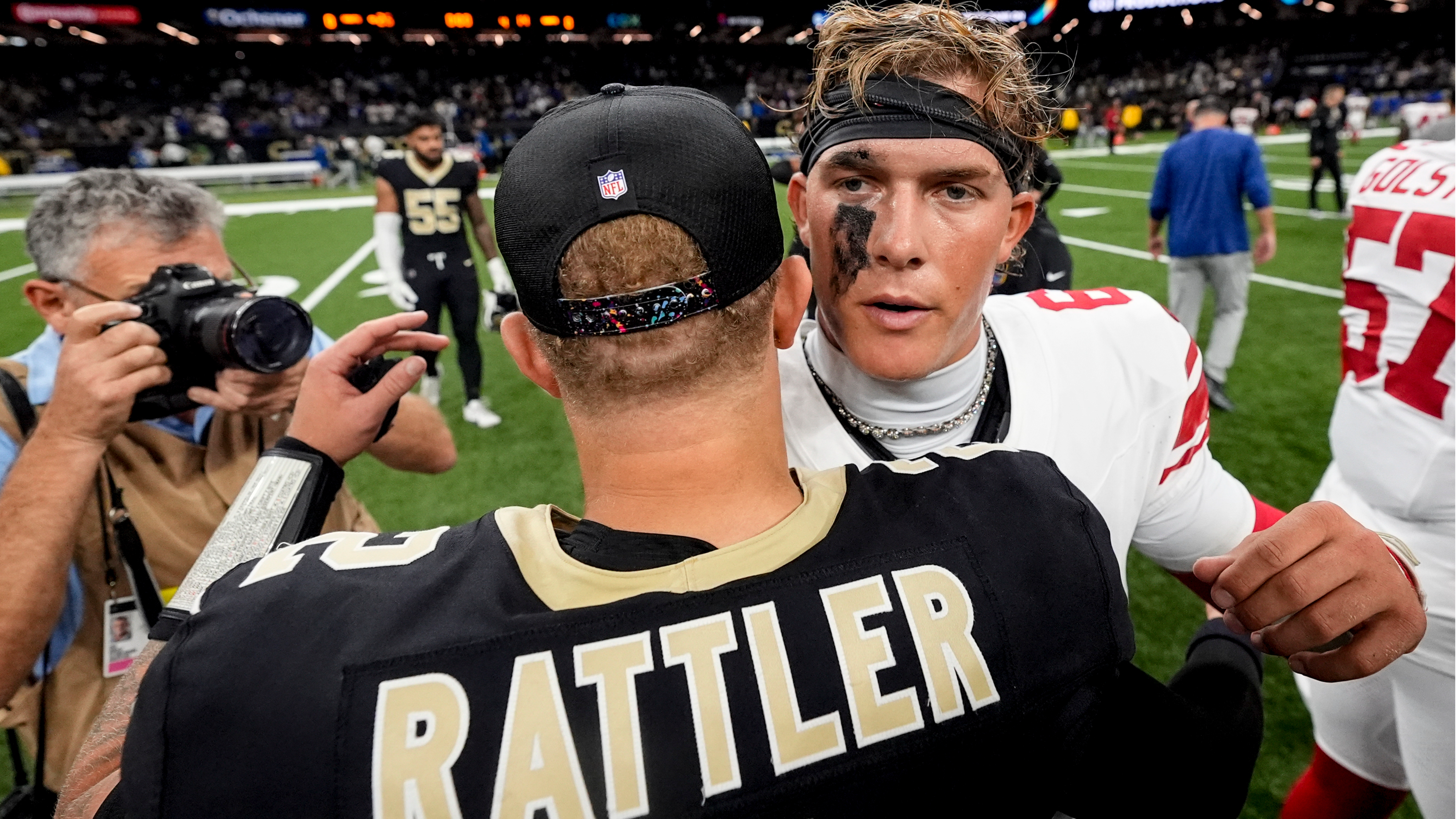 Tom Brady Trolls Gronk, Praises Aaron Rodgers and 'Beyond Impressed' With  Steelers QB