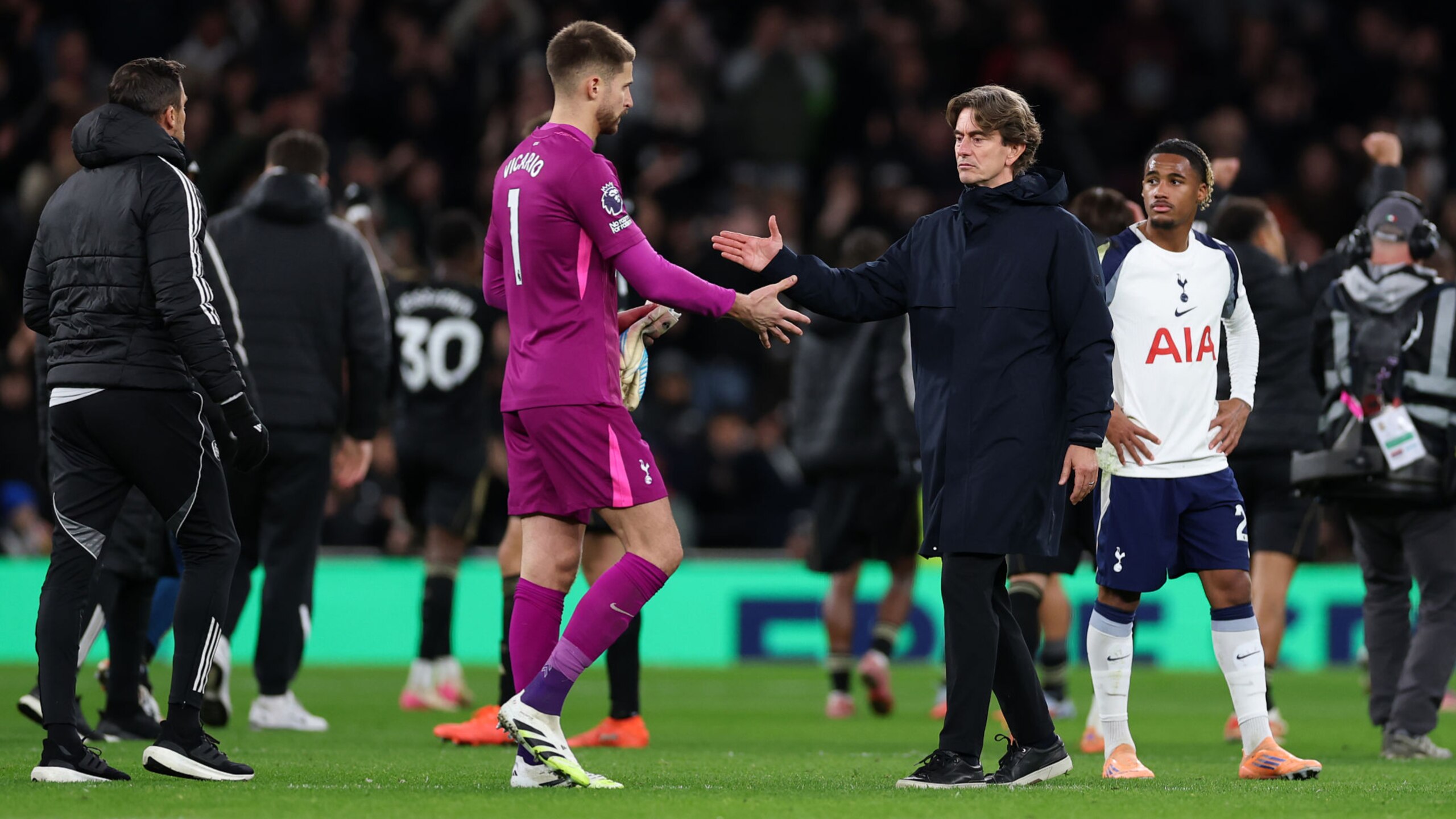 Frank: Booers Not True Tottenham Fans 😠