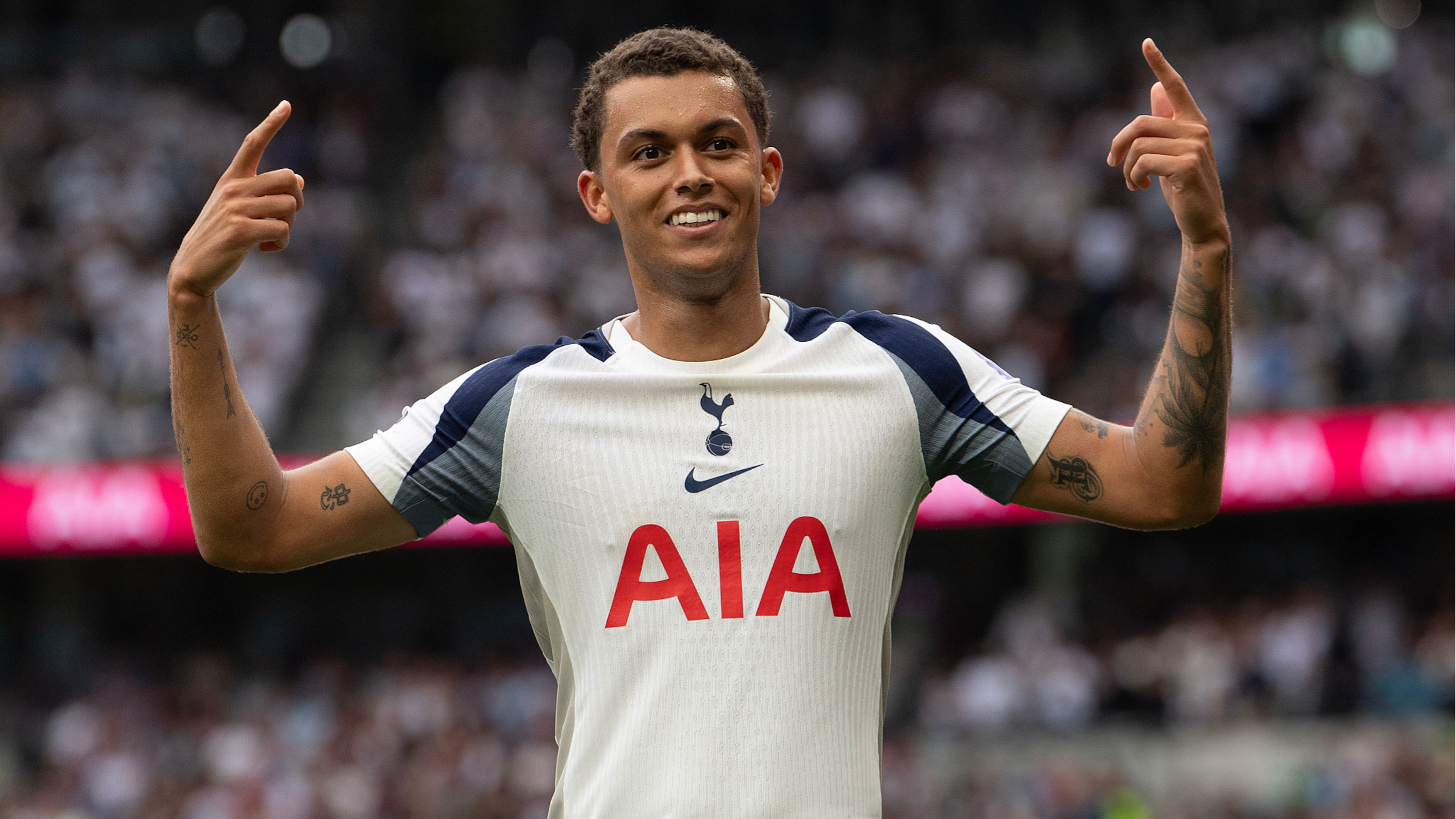 Johnson to Sign for Palace 🦅