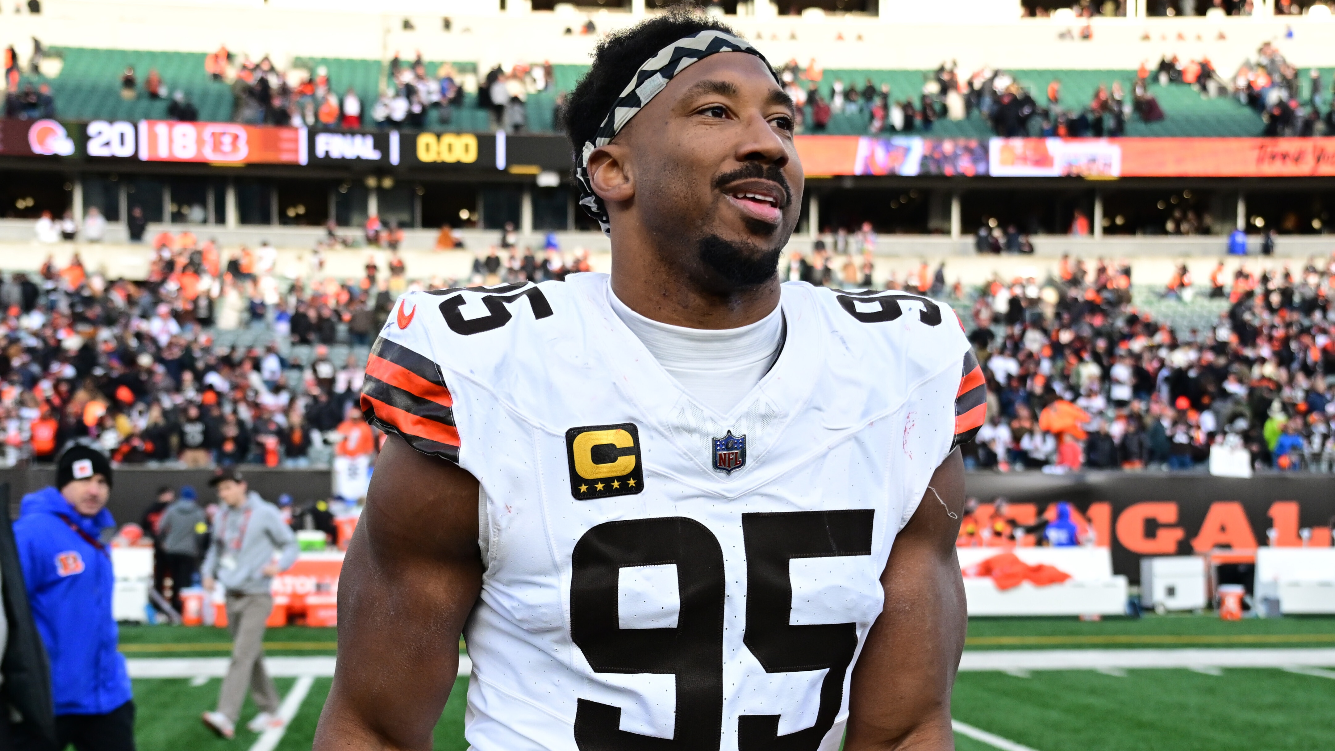 Packers' Micah Parsons Reveals Text from Myles Garrett on Video, Talks NFL  Sack Race