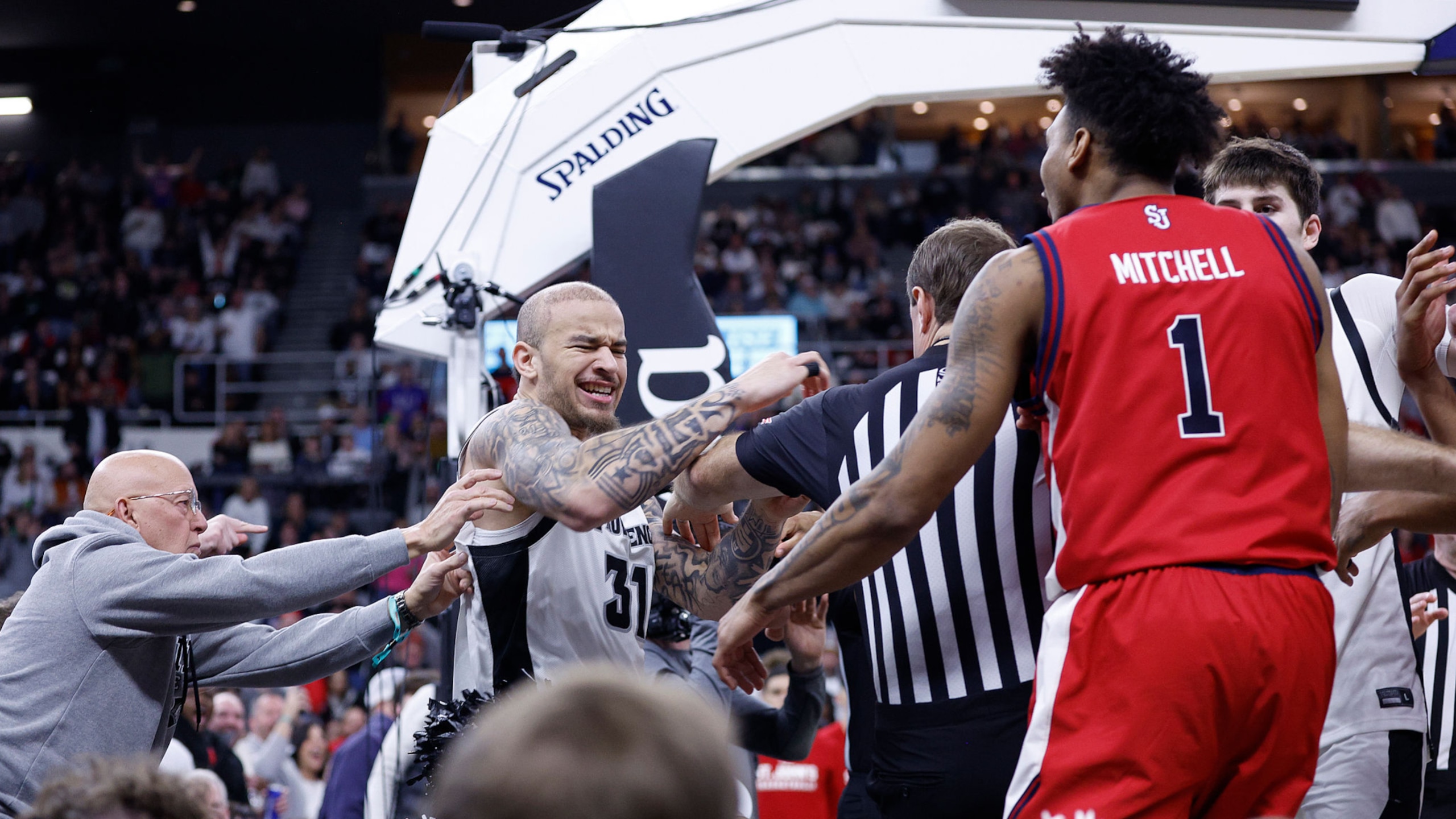 6 MCBB Players Ejected 😬