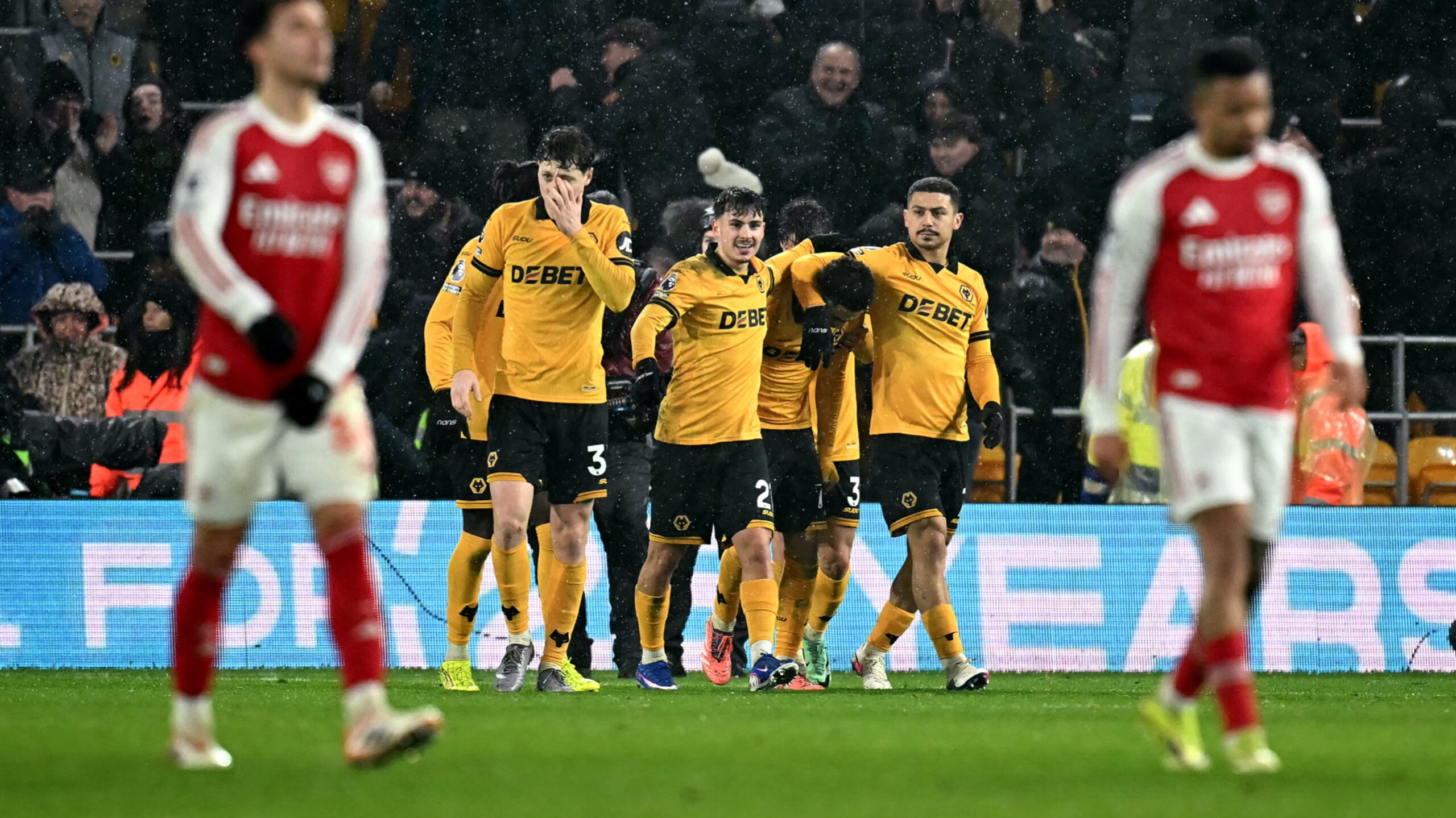 Arsenal Suffers Blow in Title Race 👊