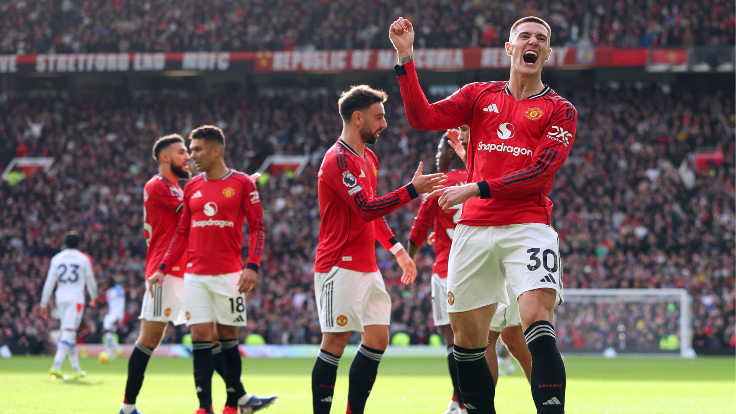 Šeško Strike Hands Man Utd Another Win 😤