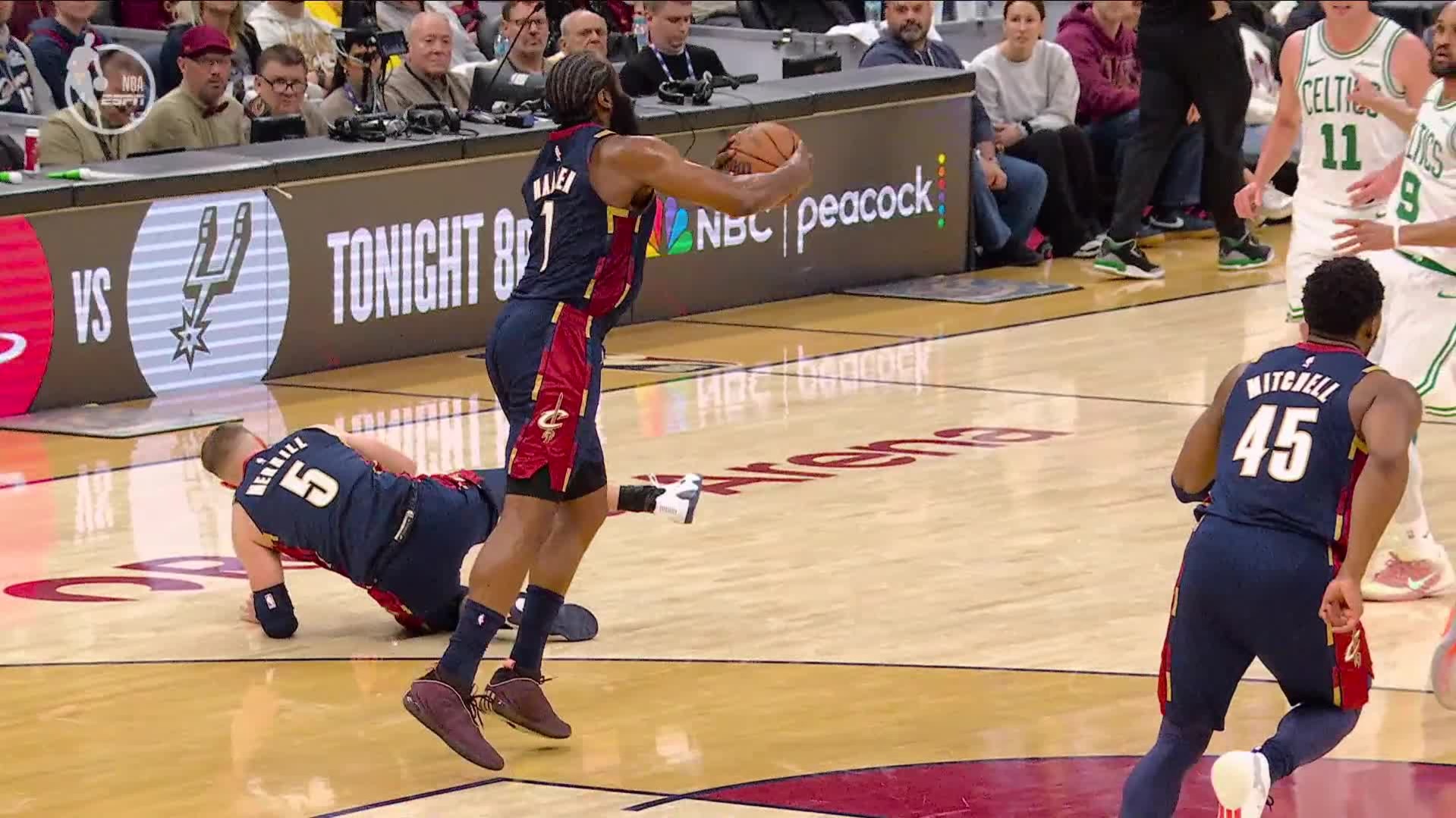 Luka Doncic, Austin Reaves Impress Fans with LeBron Out in Lakers' Win ...