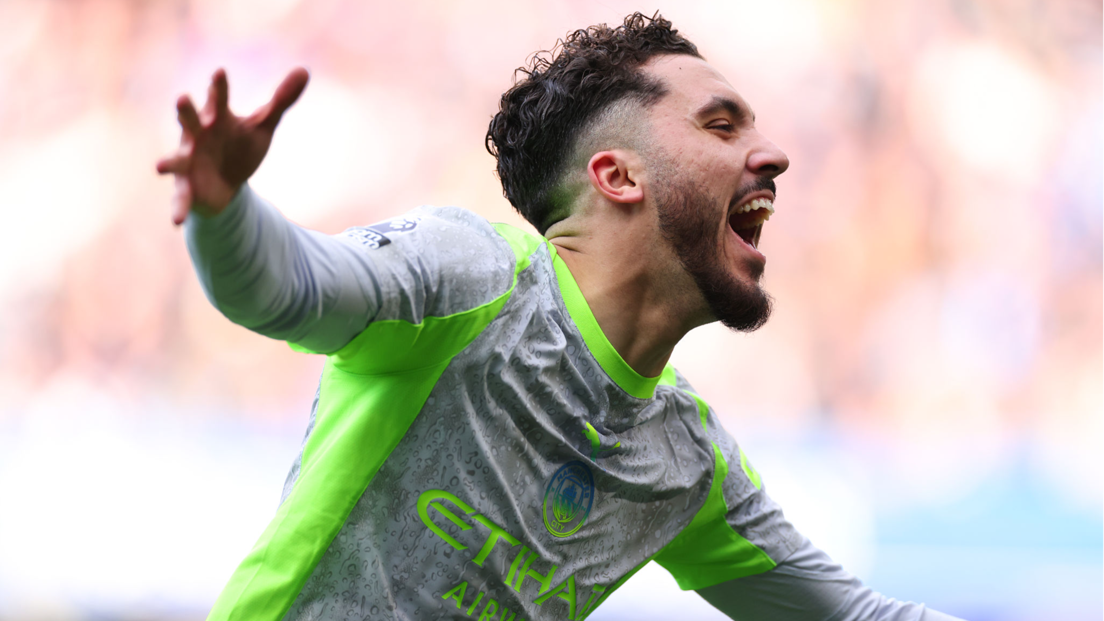 Man City Closes the Gap