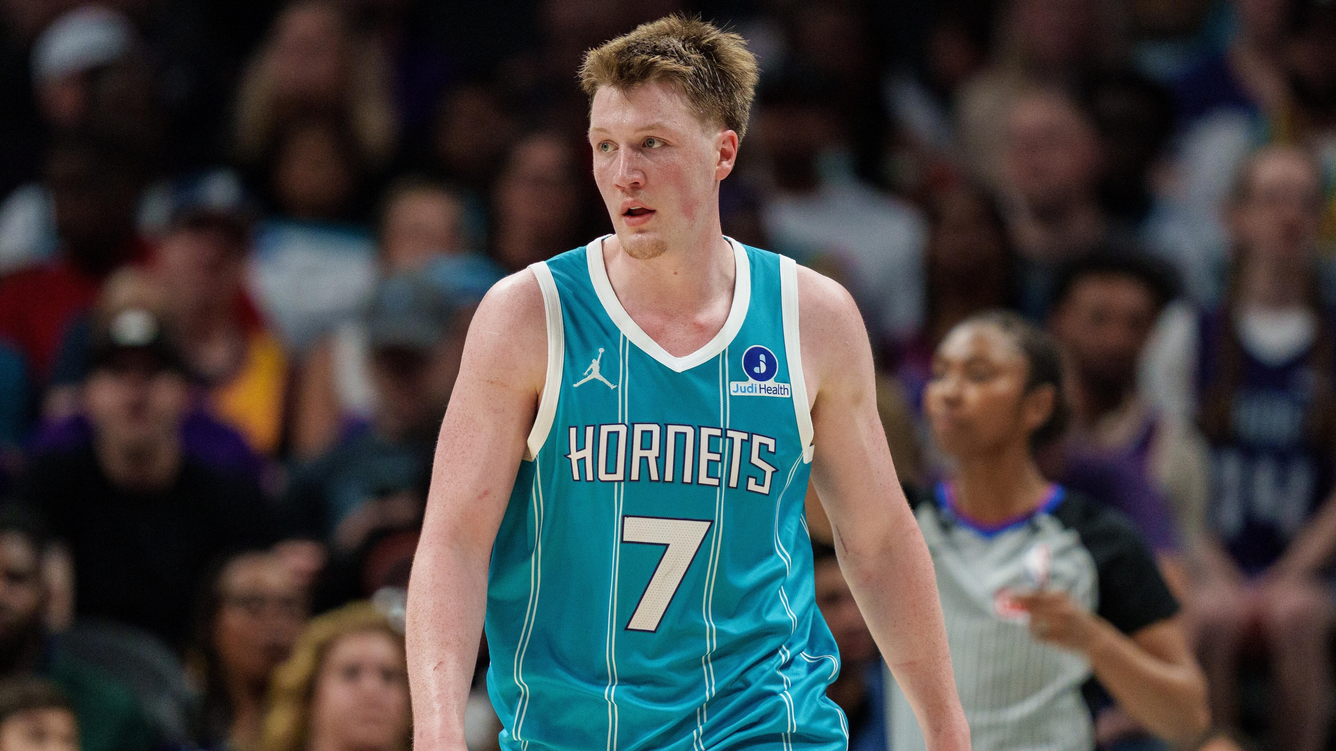 Phoenix Suns v Charlotte Hornets