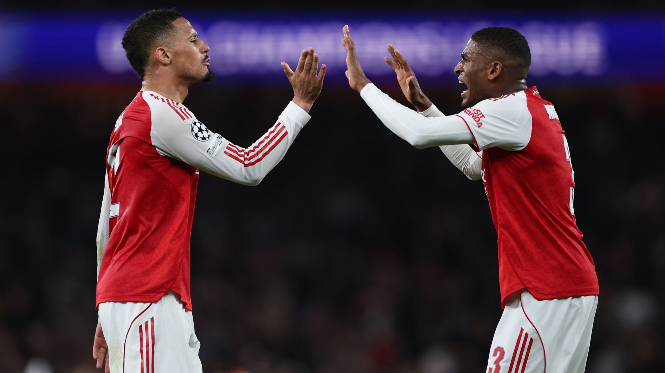 Edgy Arsenal Squeezes Past Sporting