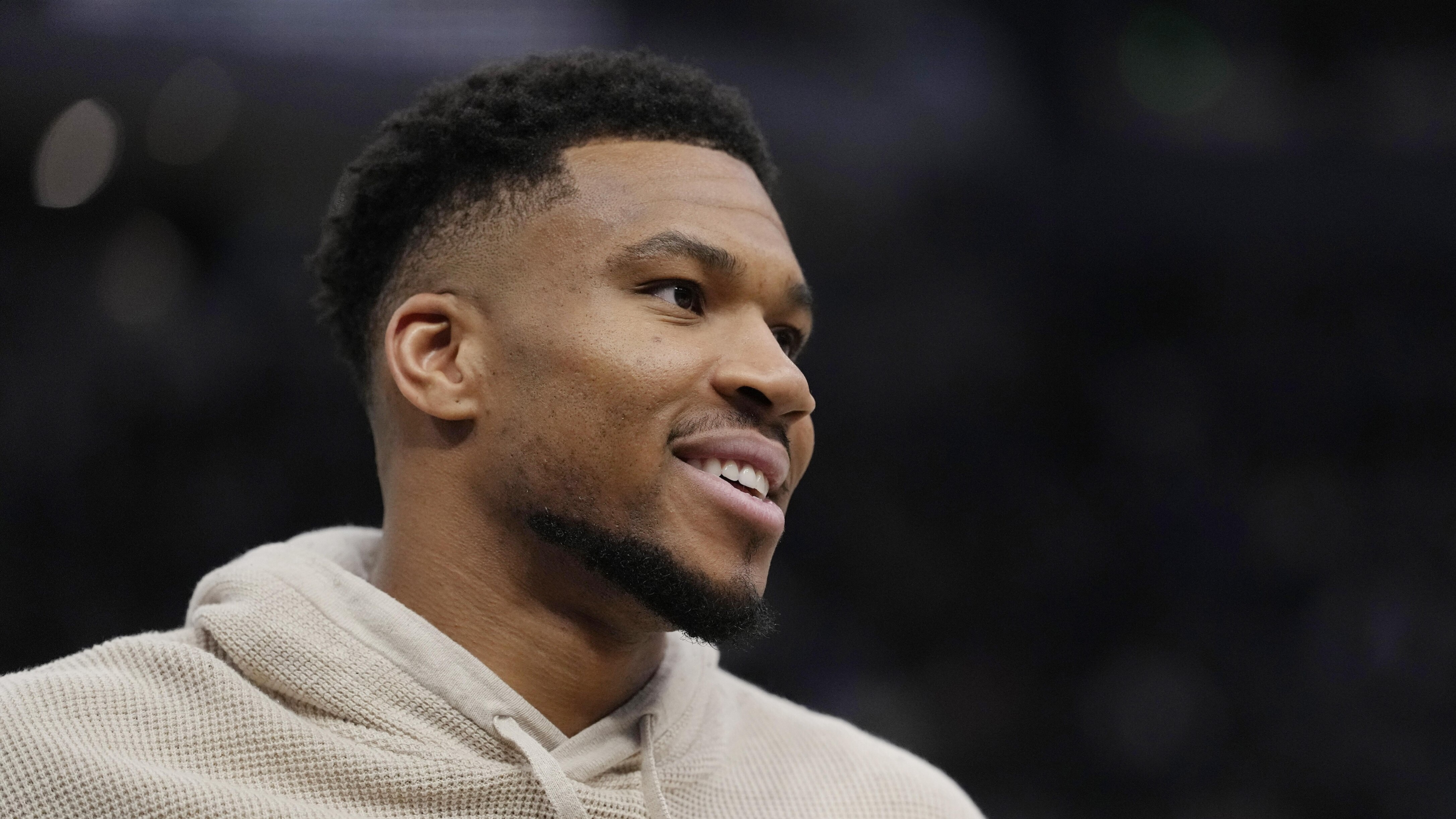 Giannis' Post to Bucks Fans