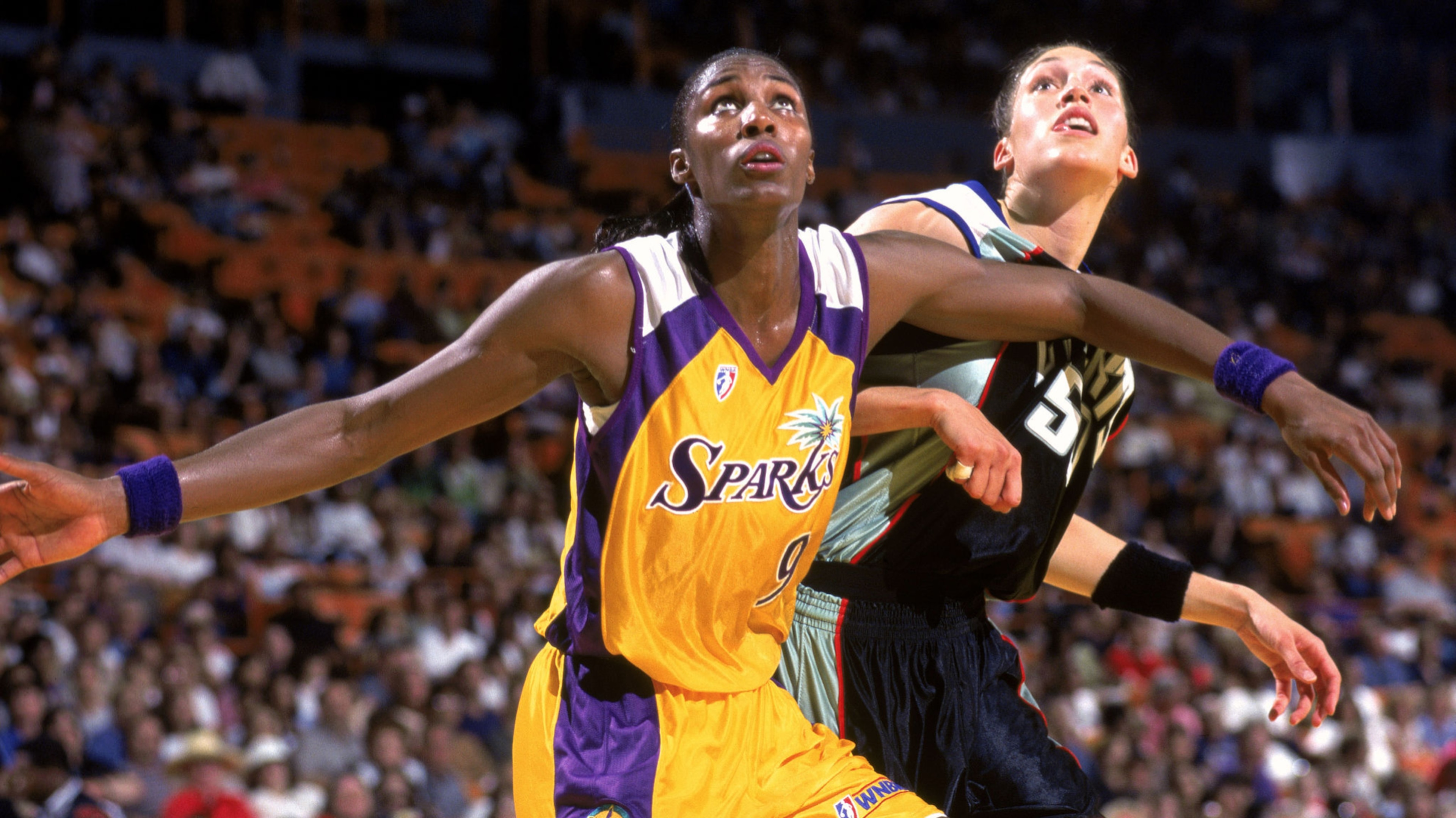 WNBA Court Origins Unis 🔥