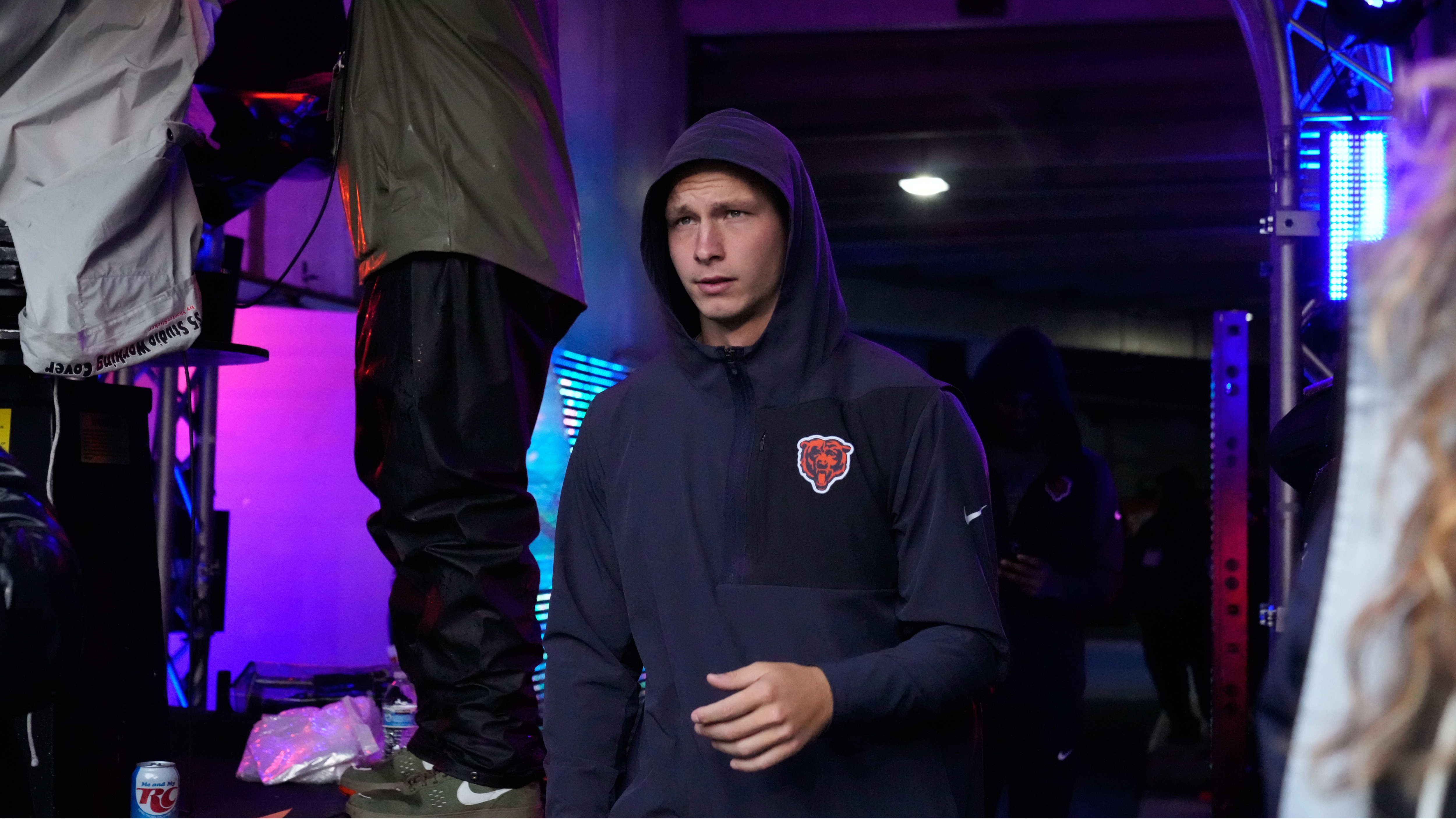 Bears QB2 Hooping vs. HS Kids 😭