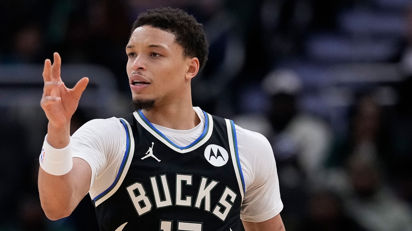 Atlanta Hawks v Milwaukee Bucks: Semifinals - Emirates NBA Cup 2024