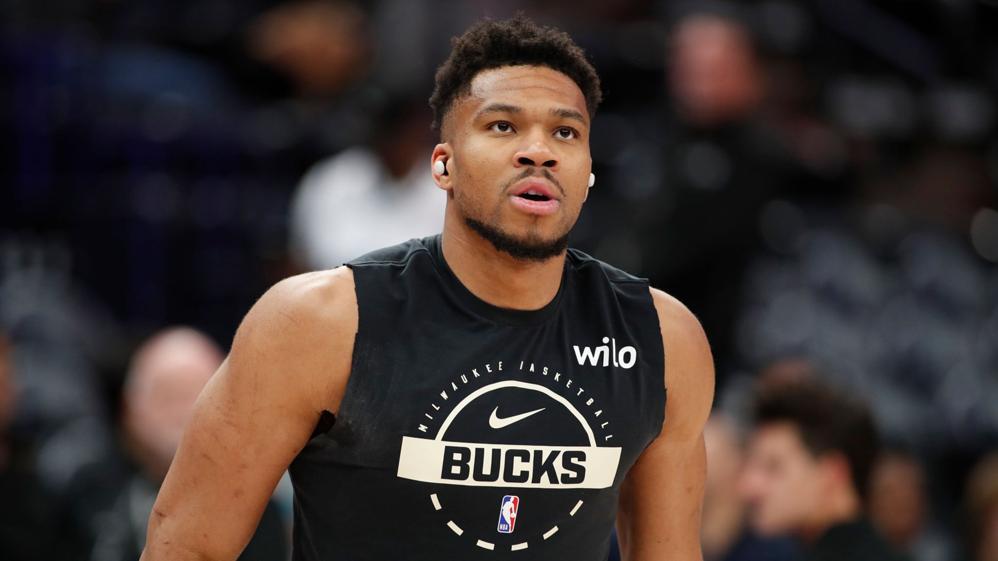 Phoenix Suns v Milwaukee Bucks