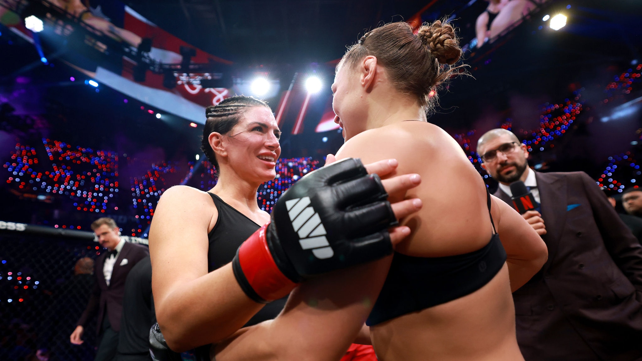 MMA-US-ROUSEY-CARANO-NETFLIX-WOMEN