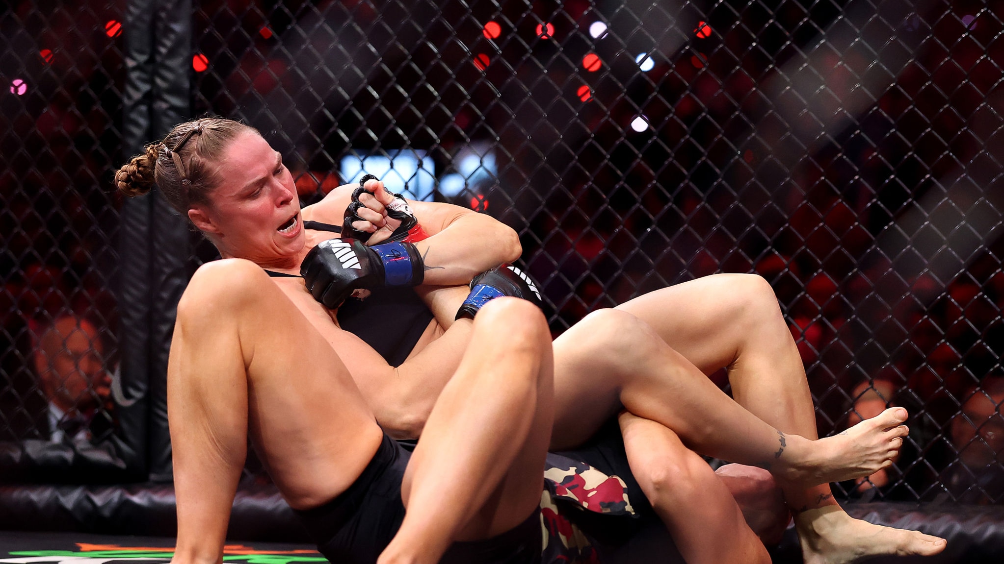 MMA-US-ROUSEY-CARANO-NETFLIX-WOMEN