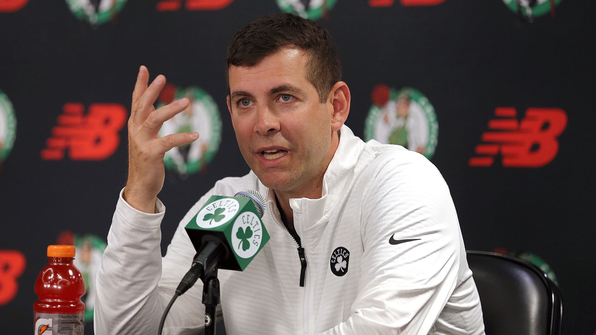 Buzz: Contenders Eyeing Trade Up