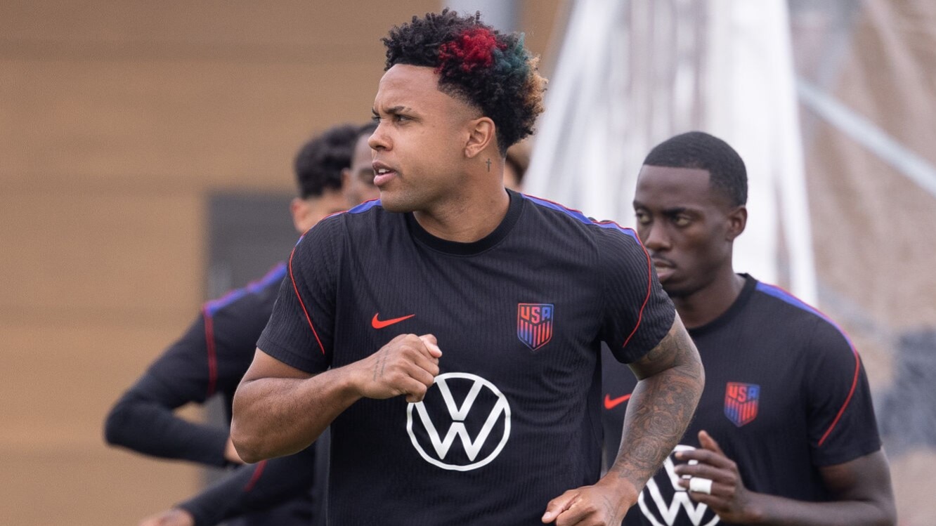 Live Blog: Can USA Clinch Spot in Next Round?