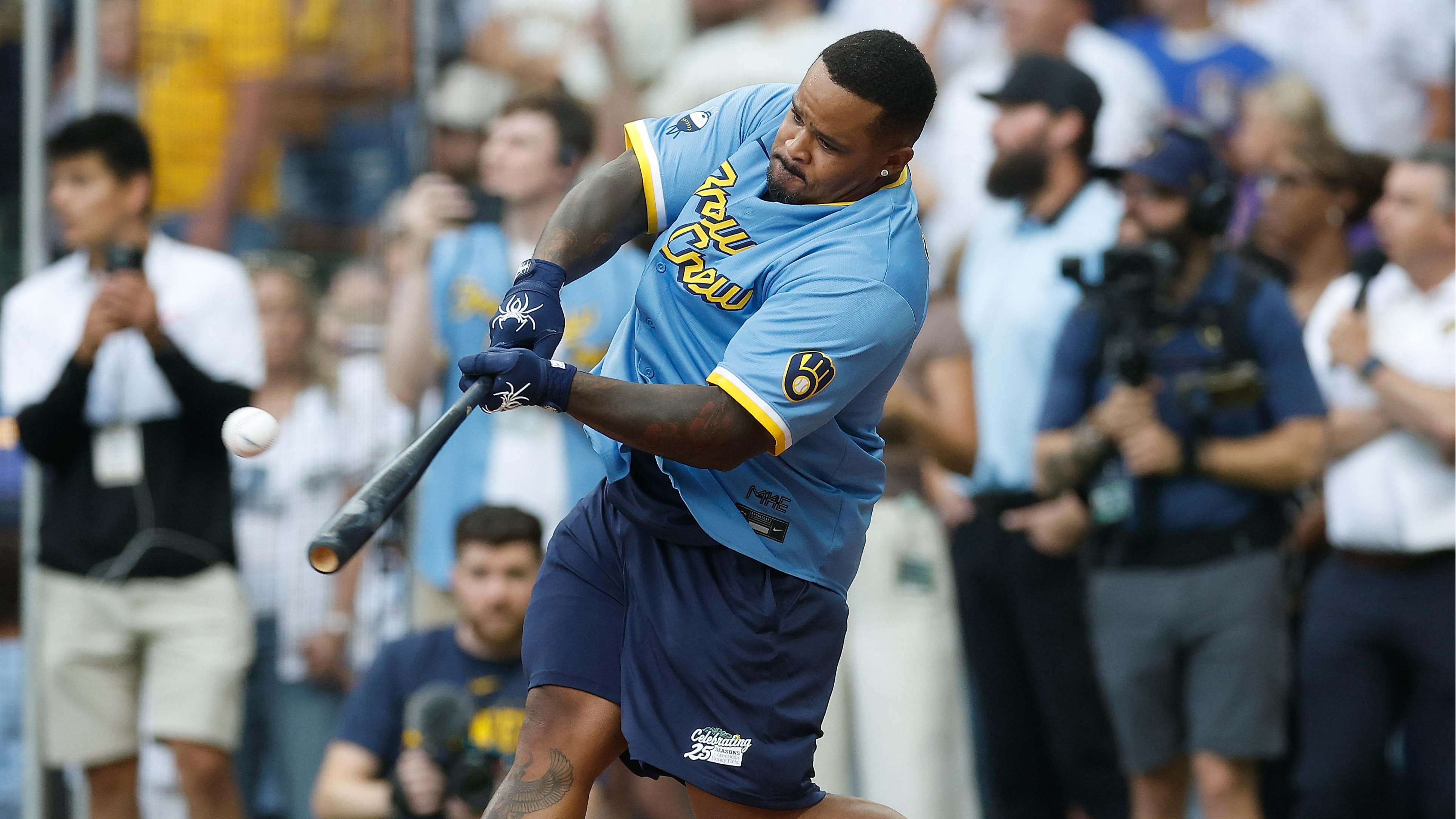 Miami Marlins v Milwaukee Brewers