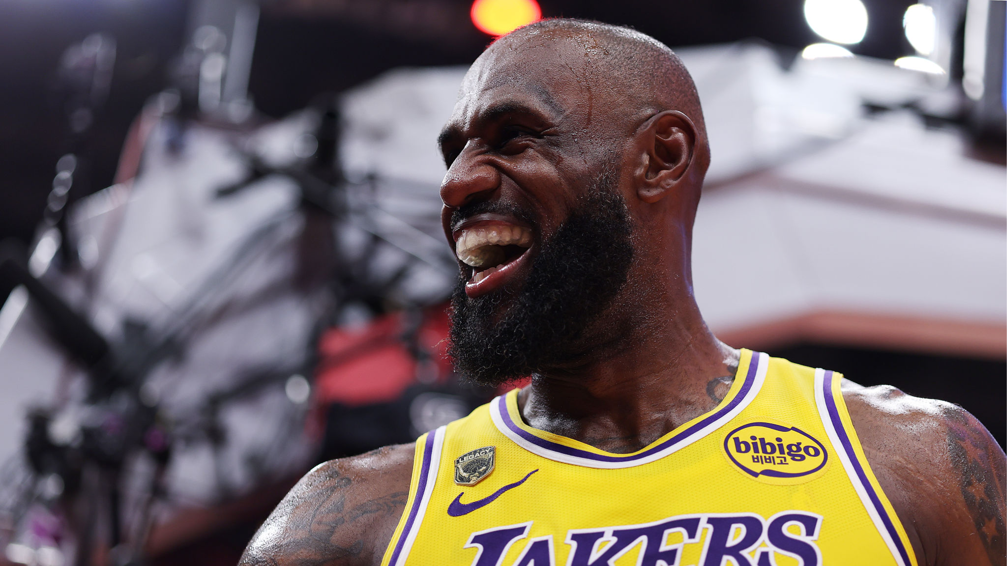 Los Angeles Lakers v Golden State Warriors