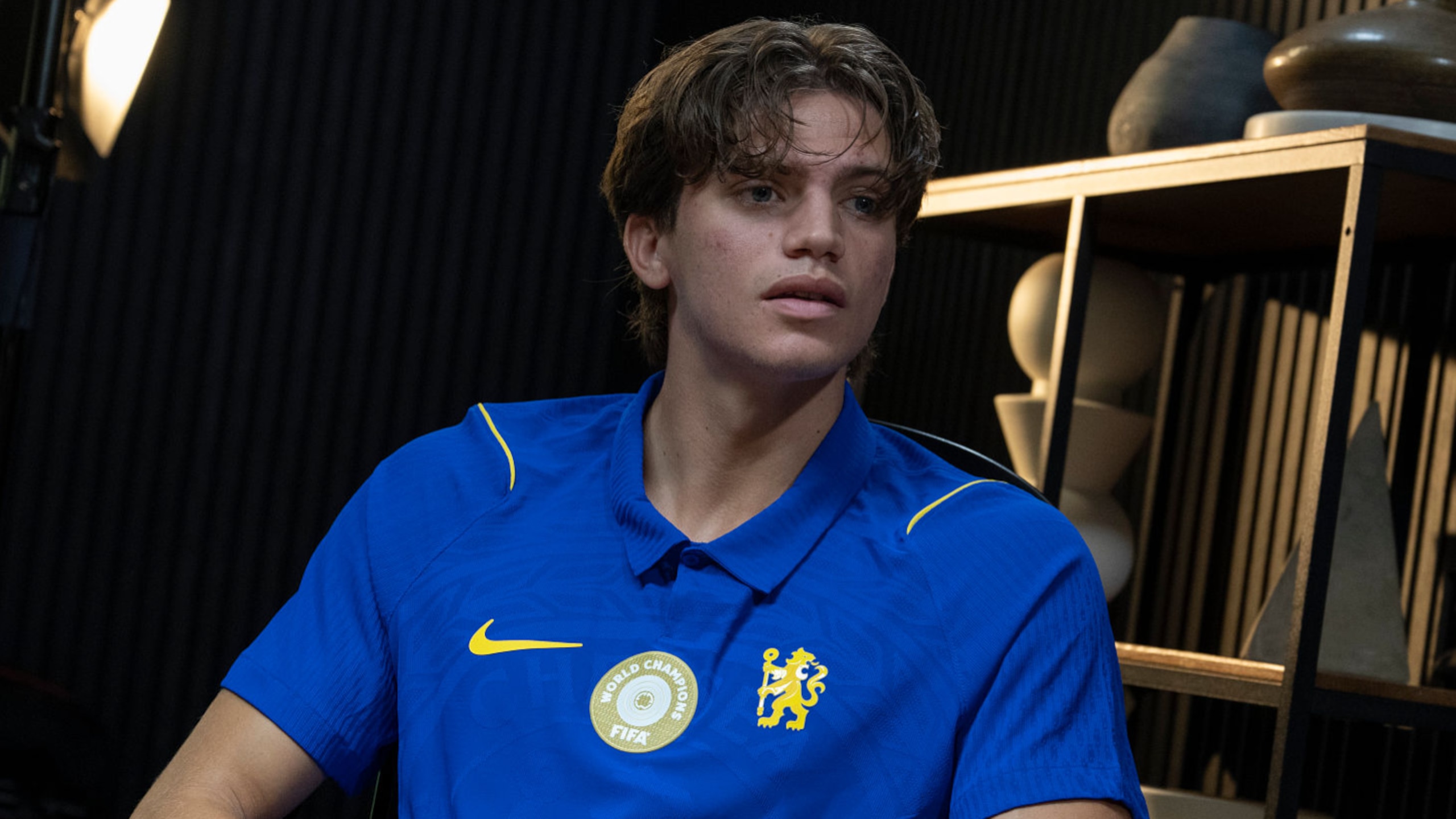 Chelsea Signs Palestra 🔵