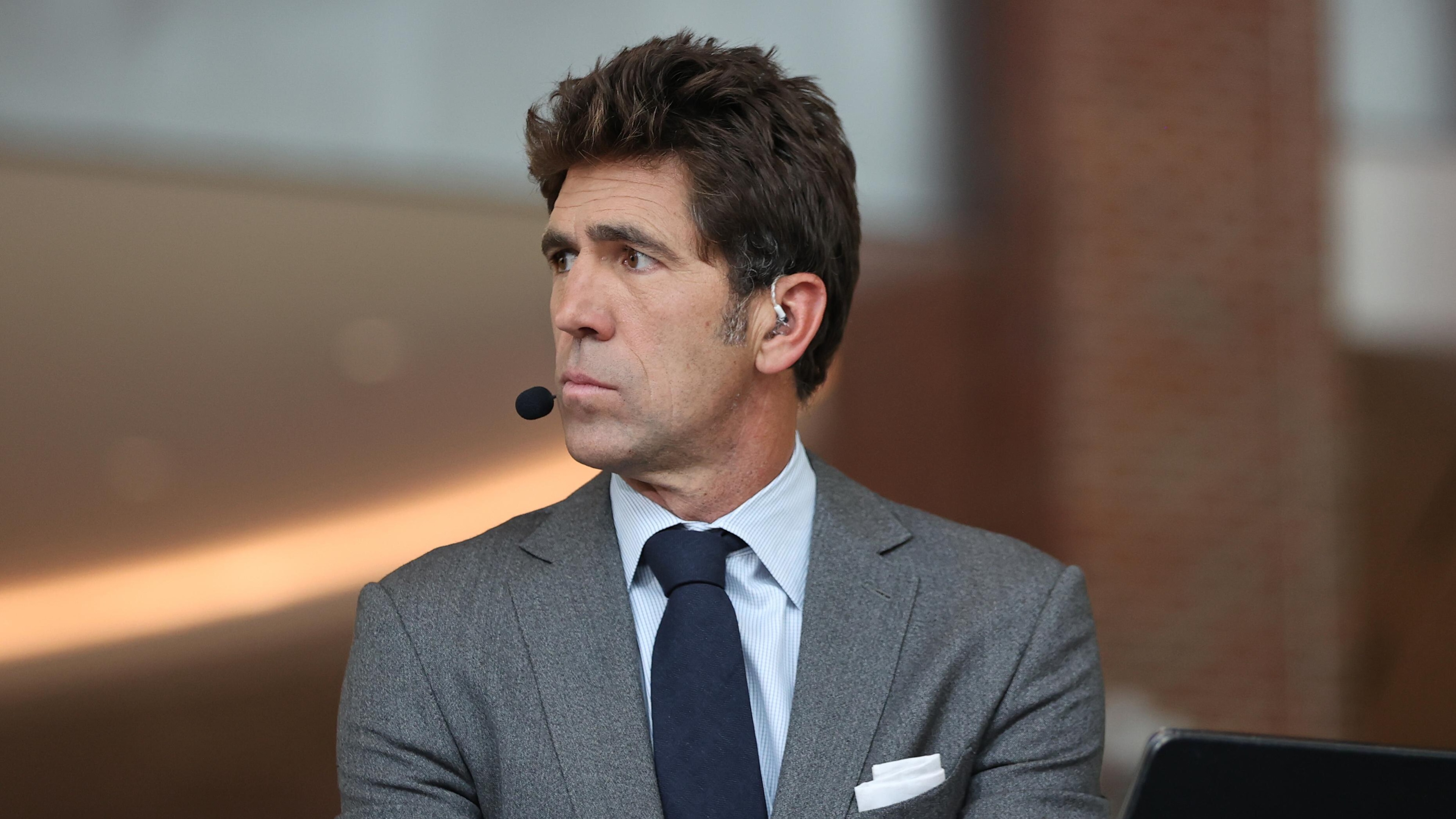 76ers Exec Makes Pitch to LeBron