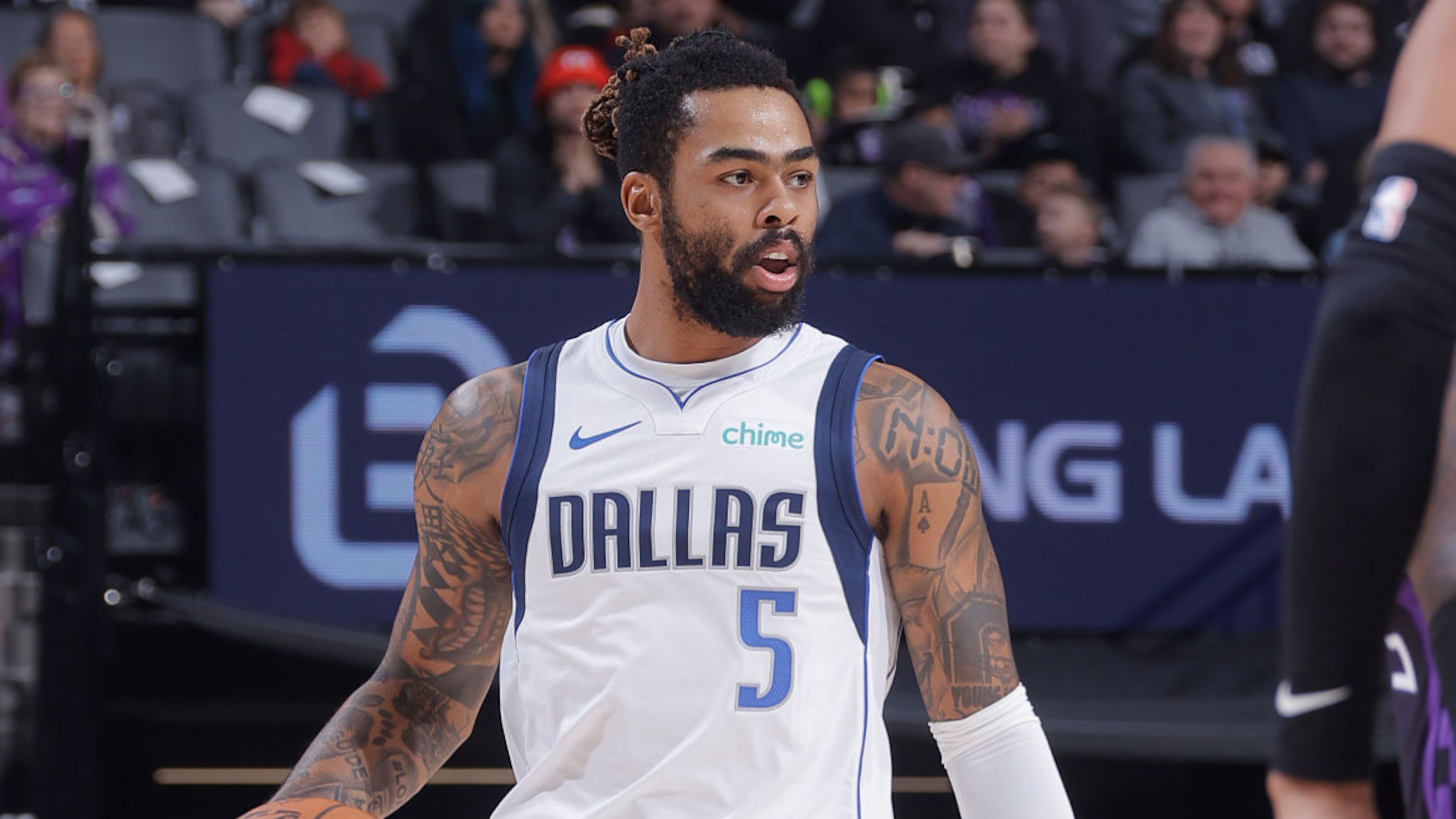 Dallas Mavericks v Sacramento Kings