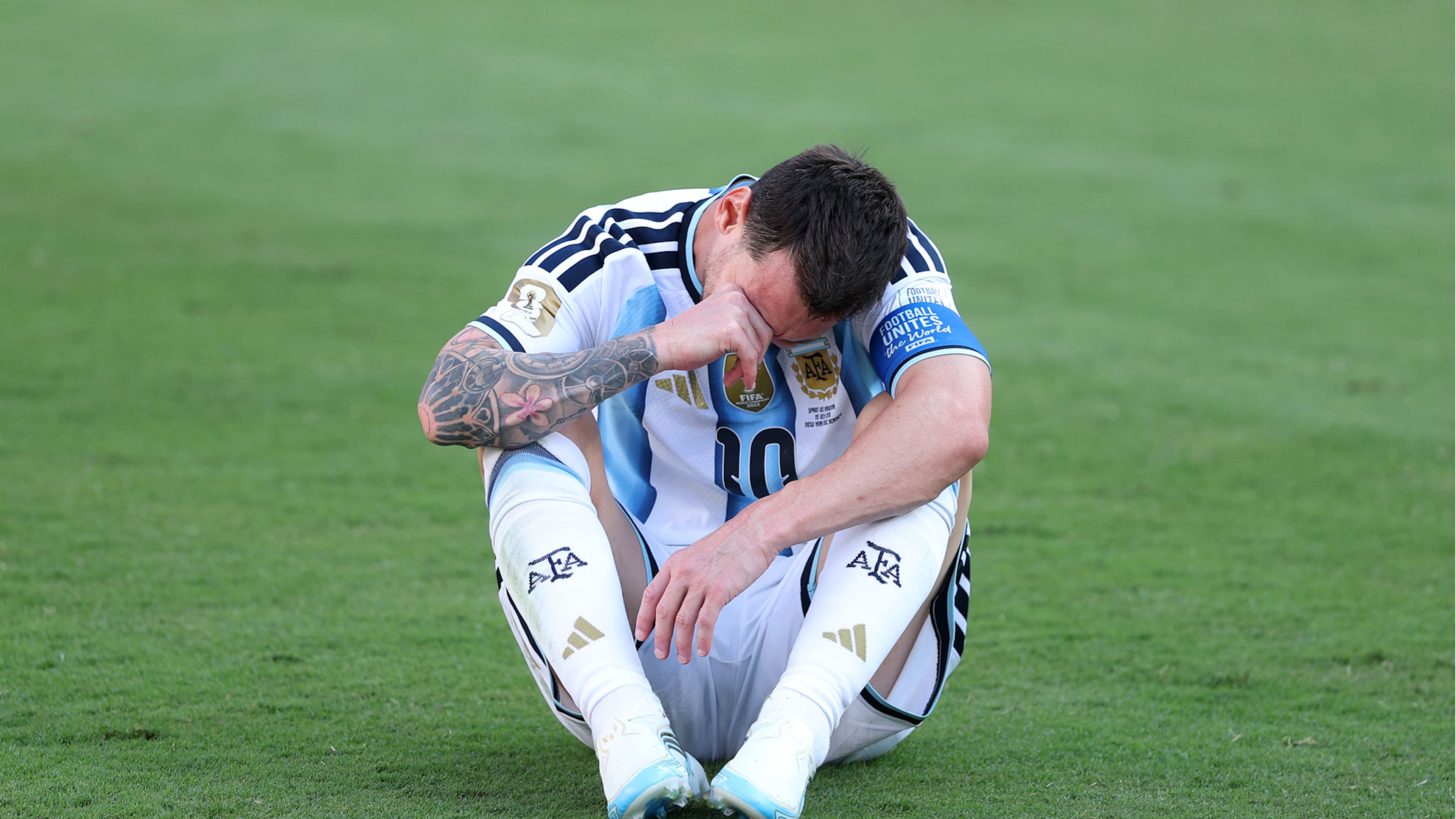 Messi Reacts To World Cup Loss 💔 Messi Reacts To World Cup Loss 💔