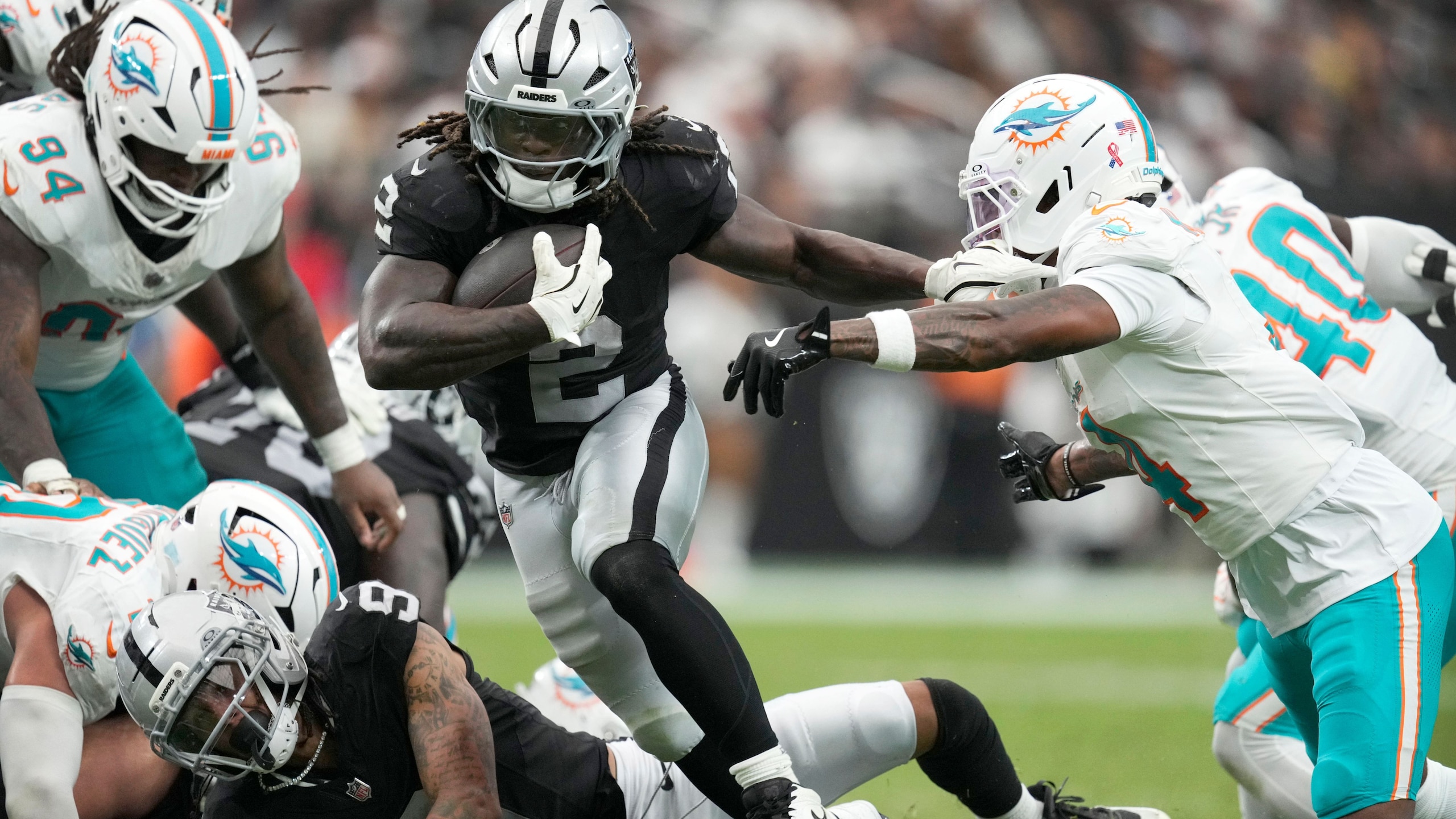Jeanty, Cousins Lead Raiders To Win 🏴‍☠️