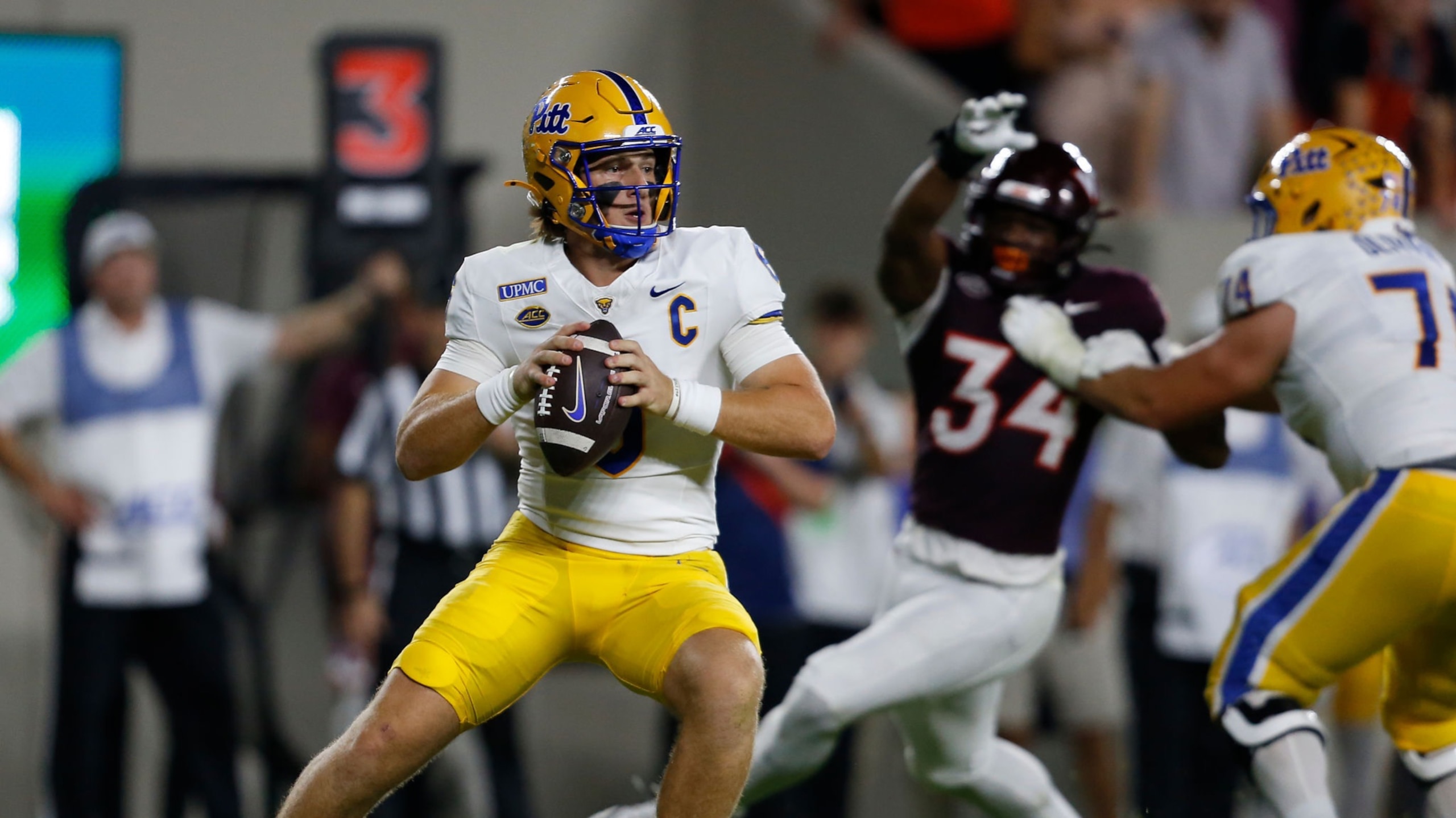 Report Card for Top 20 CFB QBs 📝
